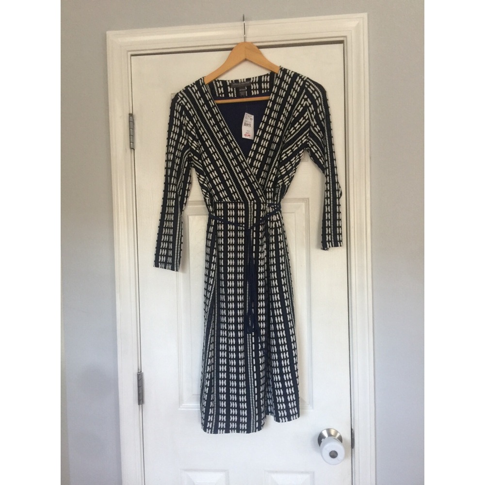 A pea in the pod wrap dress